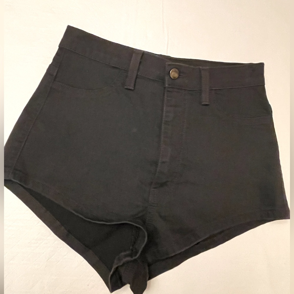 Vibrant large short shorts in a dark grey shade.  Two usable pockets.
